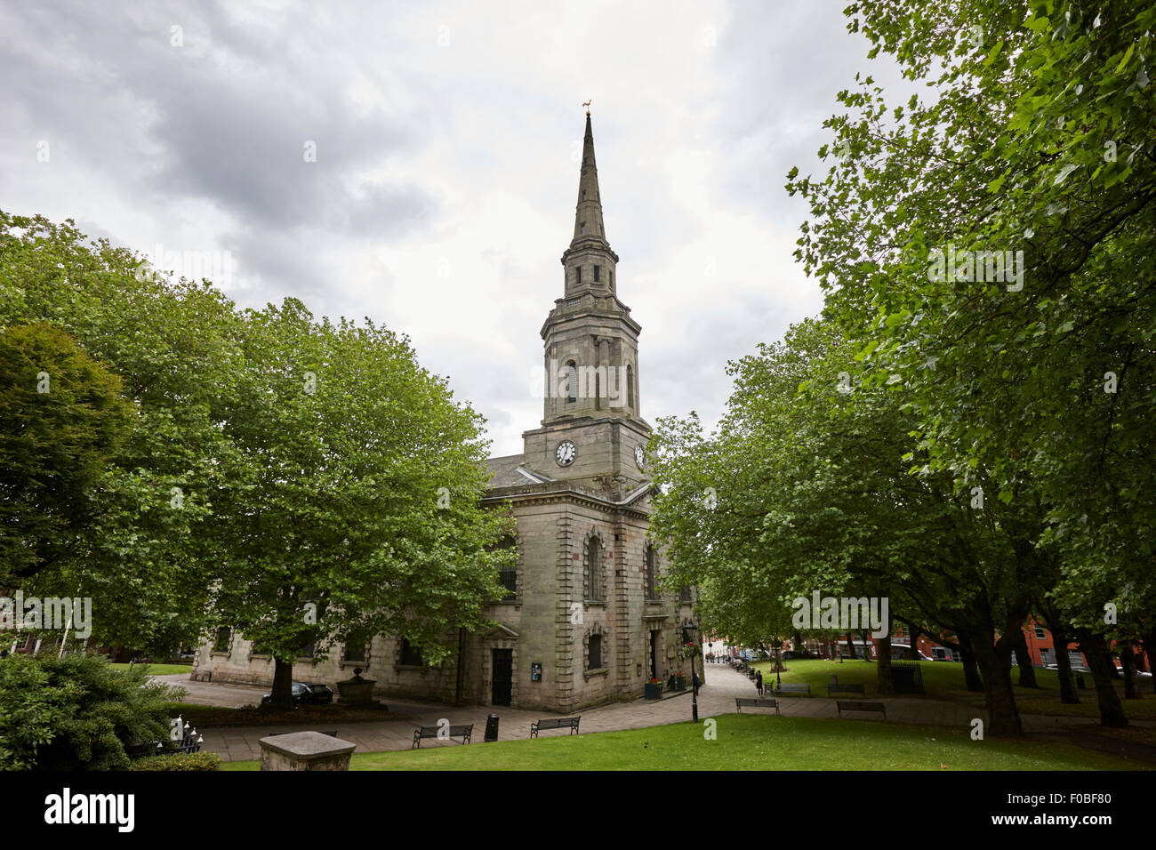 St. Pauls Kirche und Platz Birmingham UK Stockfoto