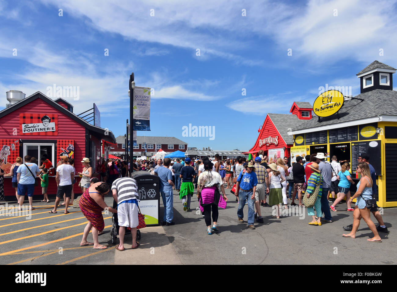 Dem historischen Hafen Halifax enthält mehrere Lebensmittelgeschäfte, einschließlich der kanadischen Lebensmittel wie Poutine und Beaver Tails Stockfoto