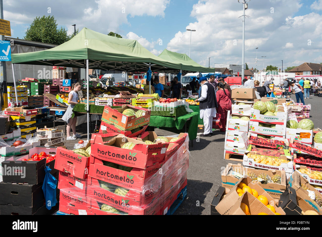 Hounslow West Parkplatz Auto Boot Markt, Hounslow West London Borough of Hounslow, Greater London, England, United Kingdom Stockfoto