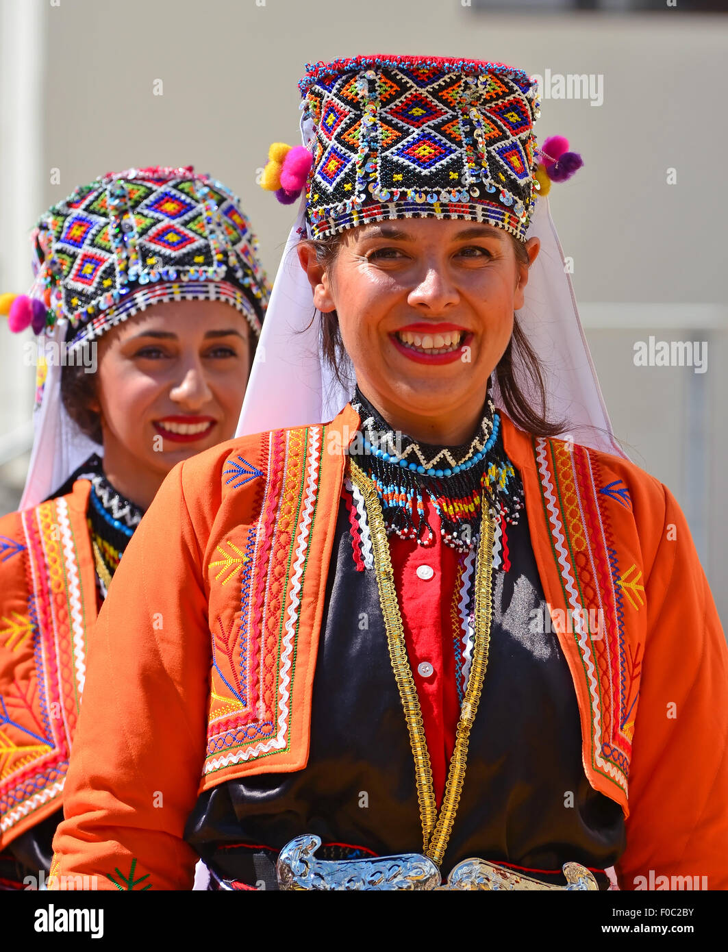 Türkische Tänzer von Bozdaglar beim CIME Festival in Evolène, Schweiz Stockfoto