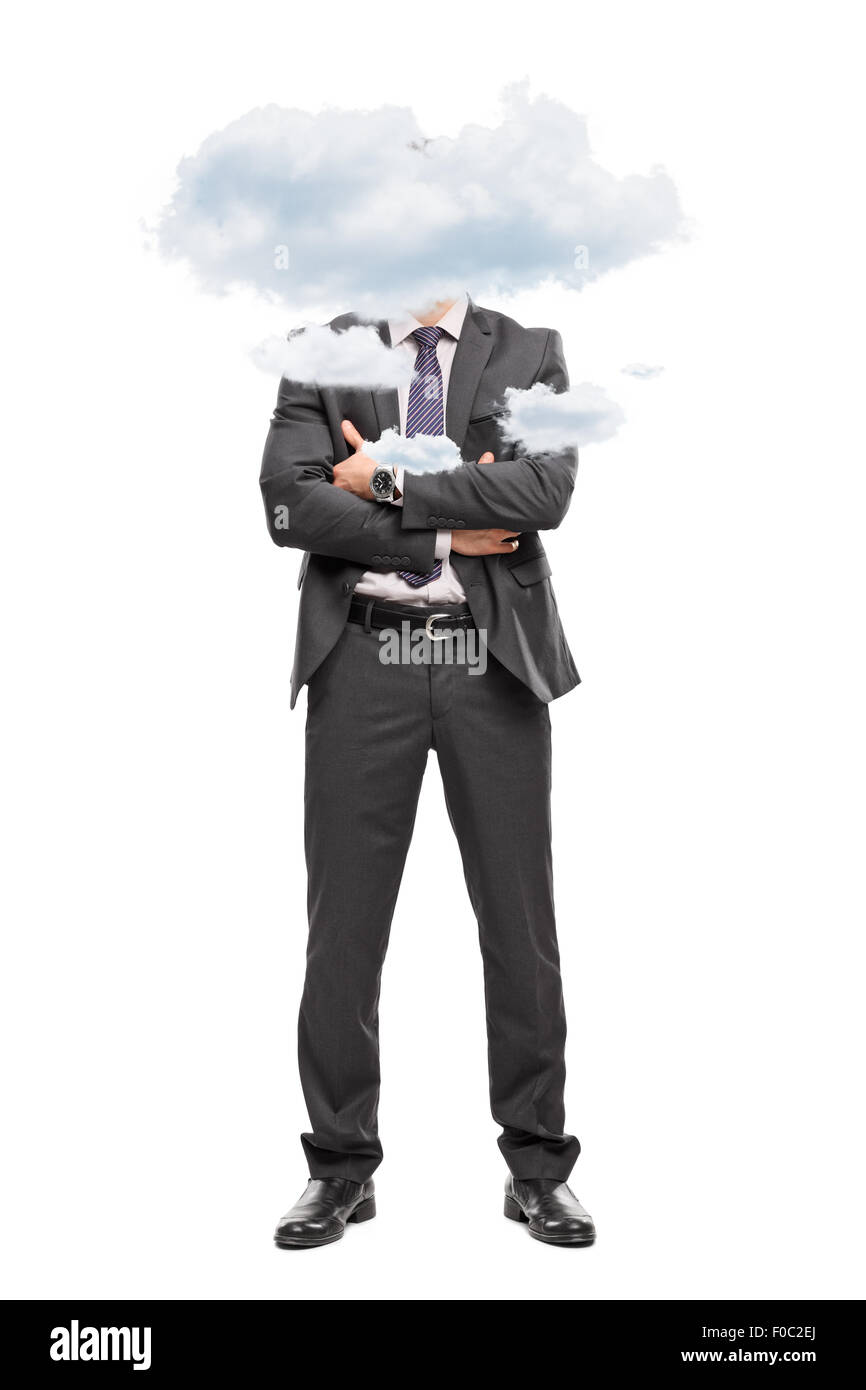 In voller Länge Portrait von einem Geschäftsmann in einem grauen Anzug mit seinem Kopf in den Wolken isoliert auf weißem Hintergrund Stockfoto
