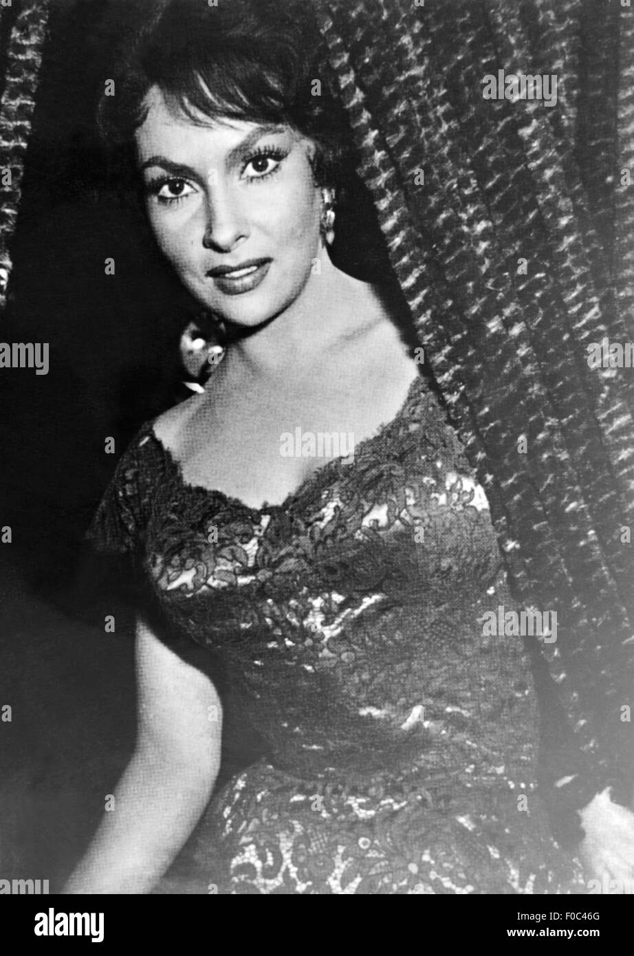 Lollobrigida, Gina, * 4.7.1927, italienische Schauspielerin, halbe Länge, 1960er Jahre, Stockfoto