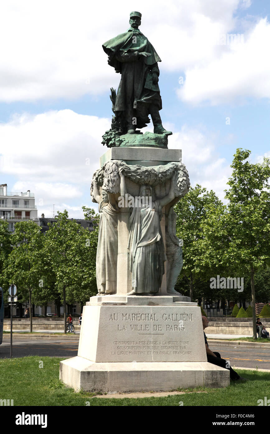 Statue von Joseph Simon Gallieni 1849. – 27. Mai 1916 Französischer Soldat in den französischen Kolonien. Stockfoto