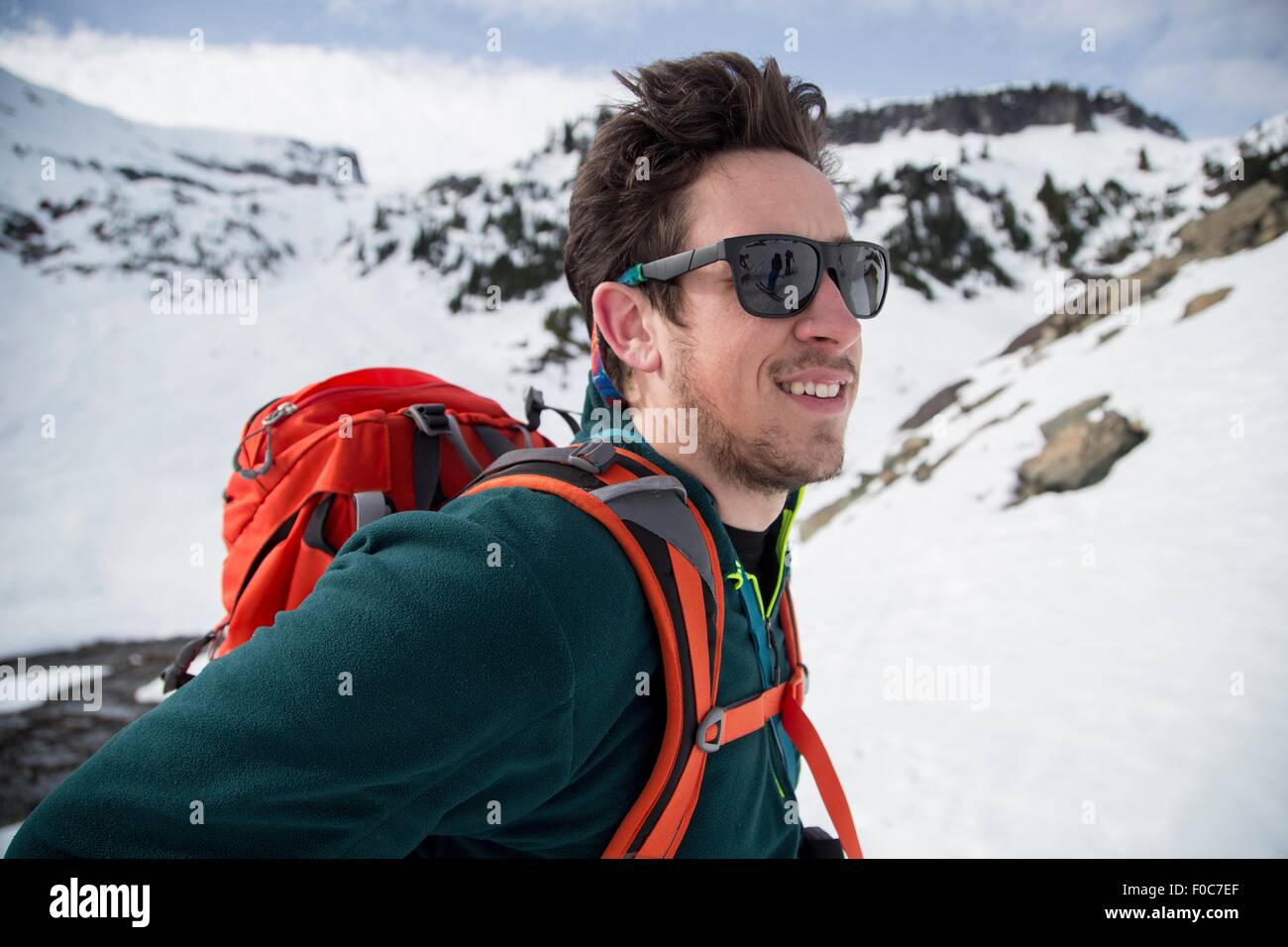 Nahaufnahme eines lächelnden jungen männlichen Skifahrer, Mount Baker, Washington, USA Stockfoto Nahaufnahme eines lächelnden jungen männlichen Skifahrer, Mount Baker, Washington, USA Stockfoto