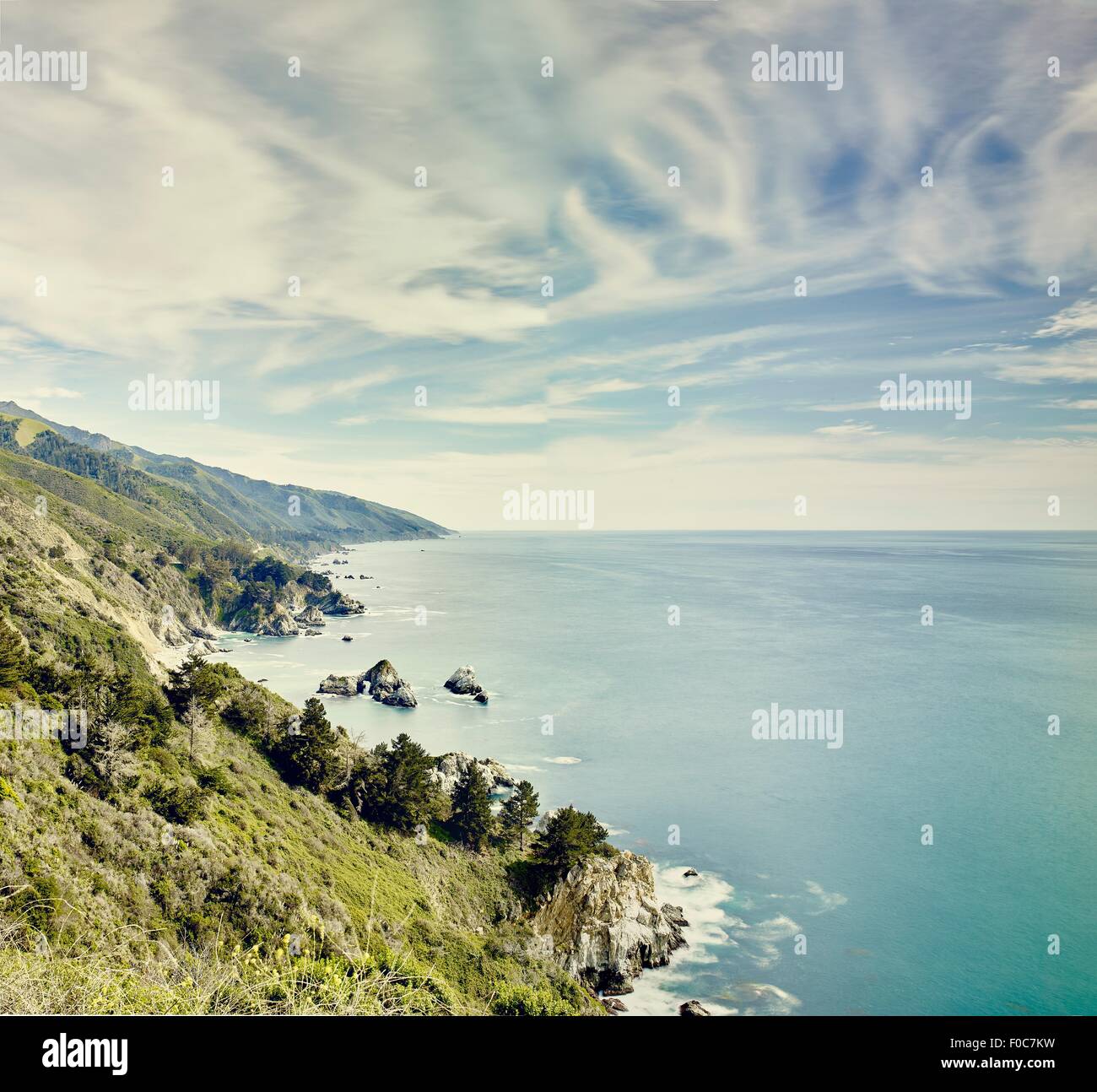 Blick auf Küste und Meer, Big Sur, Kalifornien, USA Stockfoto