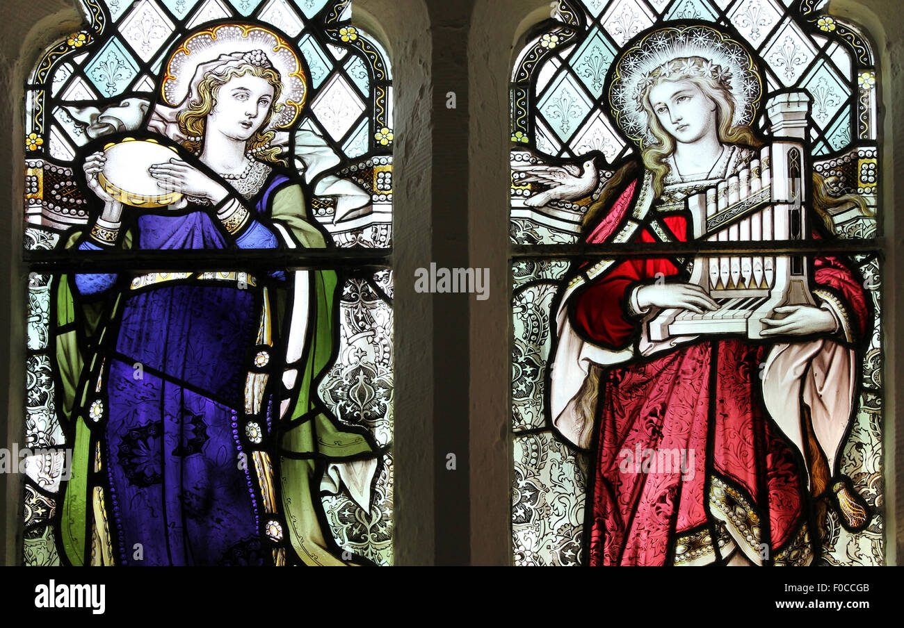 Glasmalerei-Fenster Darstellung Miriam der Prophetin (l) und Saint Cecilia (r) Stockfoto