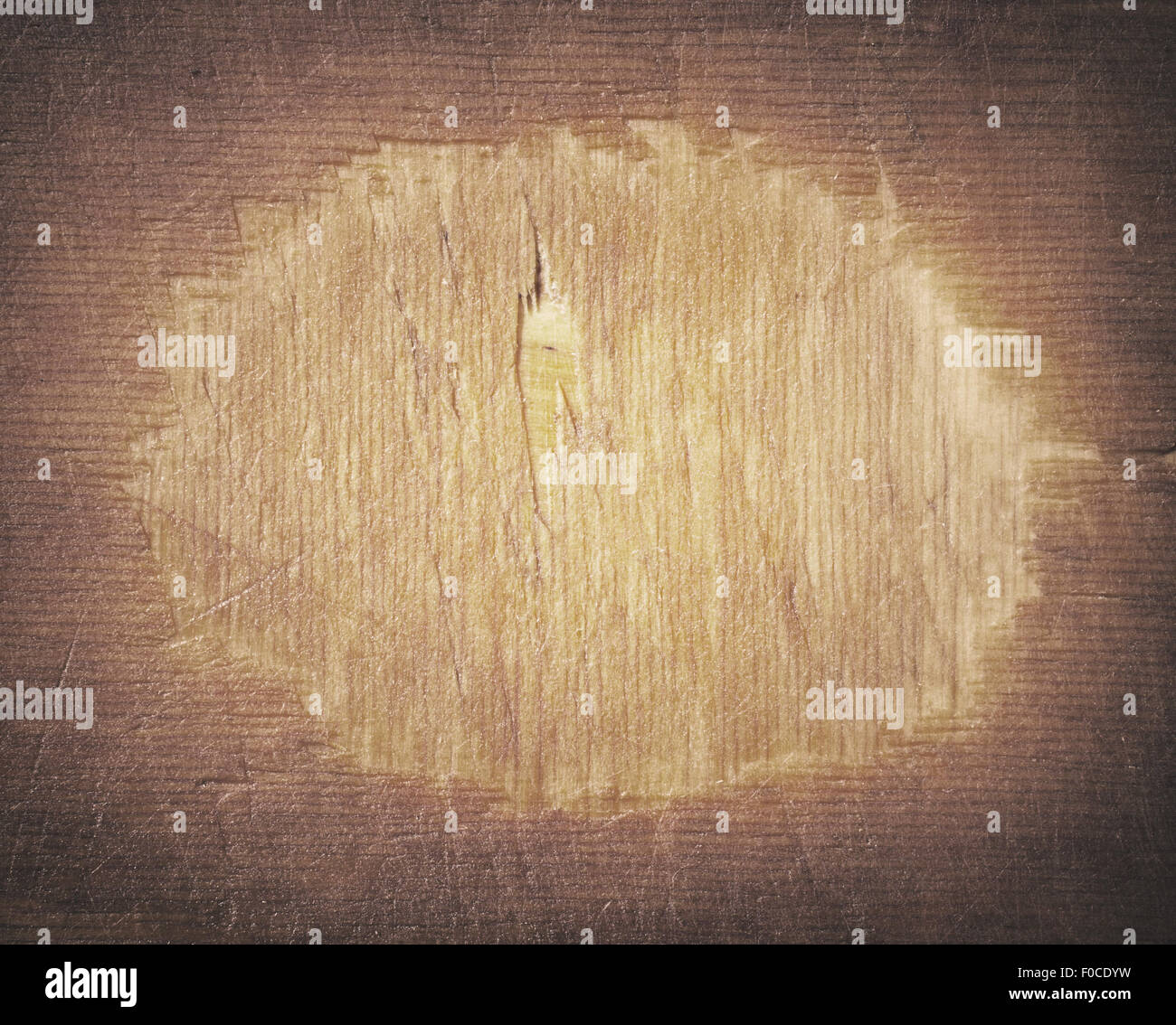 Dunkelbraun zerkratzt alten Holzbrett. Holzstruktur Stockfoto