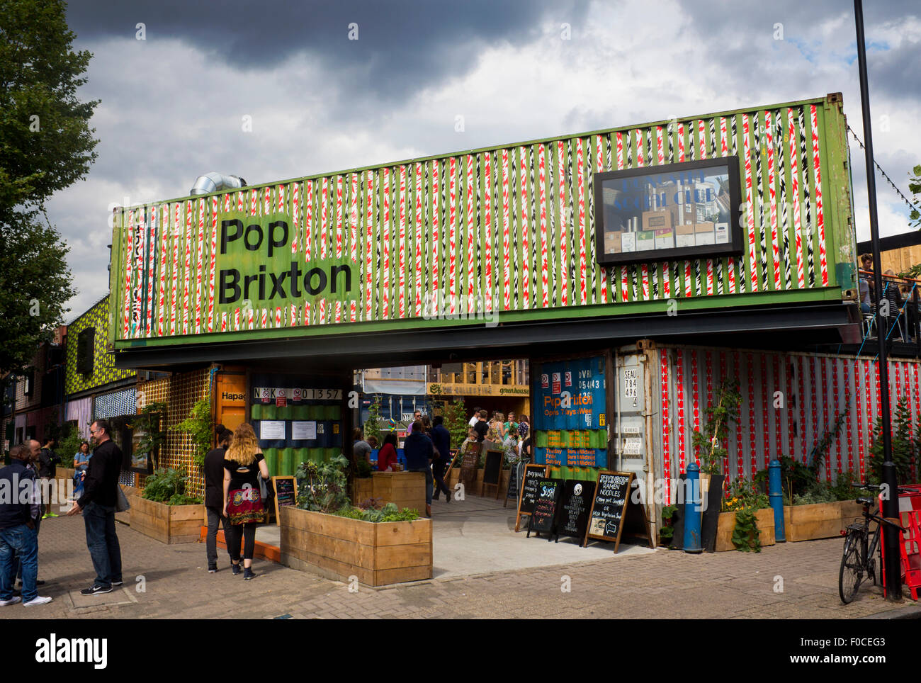 Pop Brixton Container Einheiten Complesx von Bars, Restaurants etc. Brixton London England UK Stockfoto