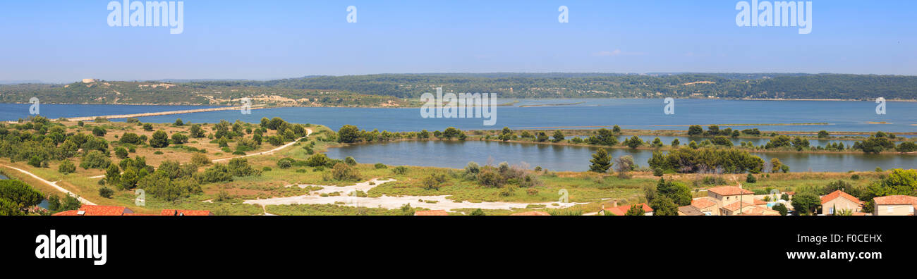 Briefkasten-Panorama des l'Estomac-Sees in Fos-Sur-Mer in der Provence Frankreich Stockfoto