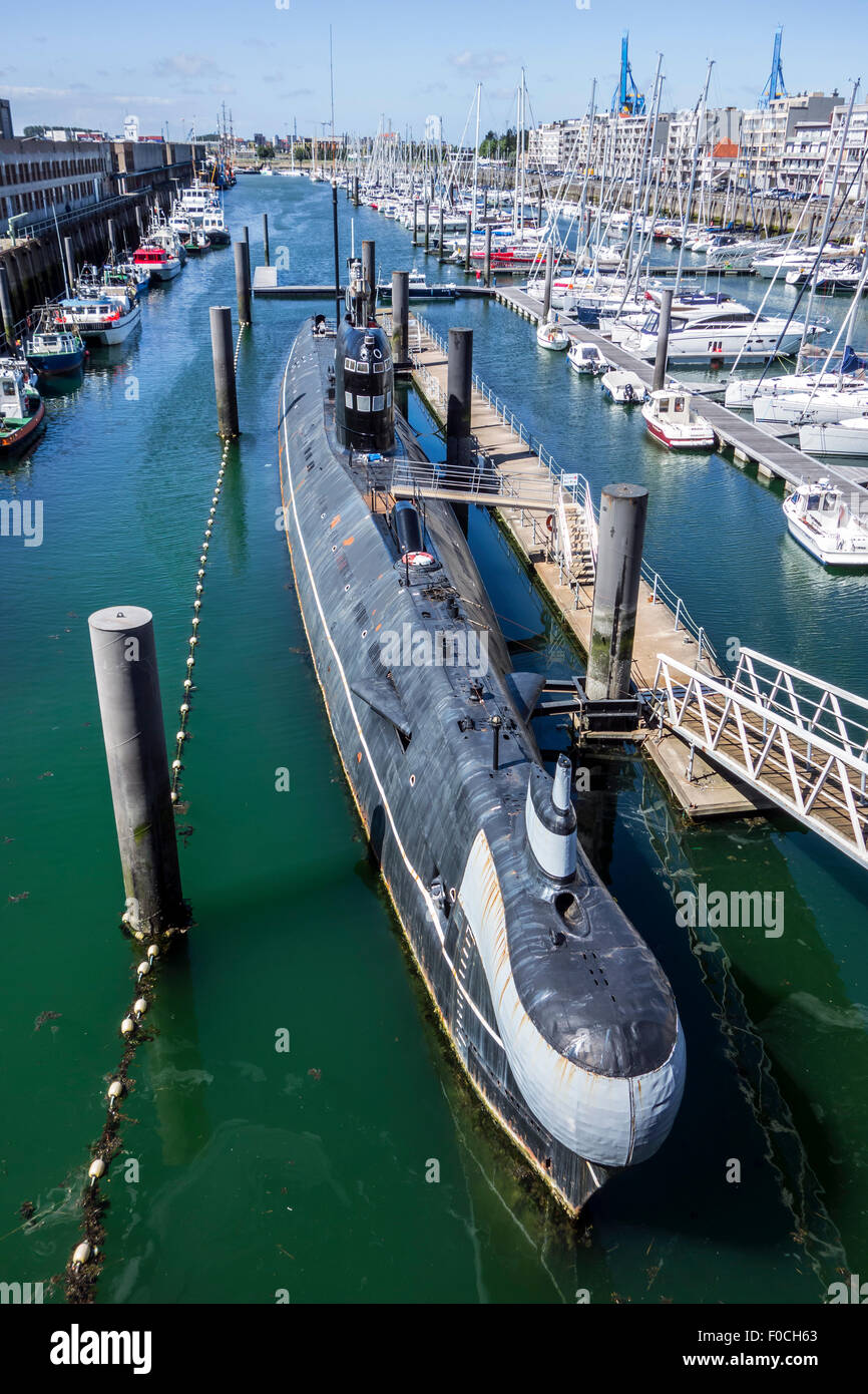 Russische Diesel-elektrische u-Boot B-143 / U-480 Foxtrott Typ 641 im Themenpark Seafront Maritime in Zeebrugge, Belgien Stockfoto