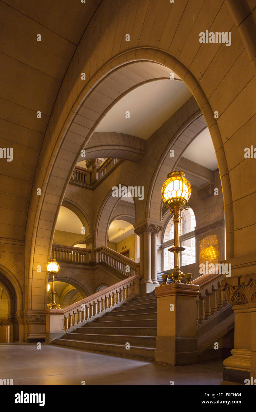 TORBOGEN TREPPE ALLEGHENY COUNTY COURTHOUSE (©HENRY HOBSON RICHARDSON 1888) INNENSTADT VON PITTSBURGH PENNSYLVANIA USAGRAND TREPPE Stockfoto