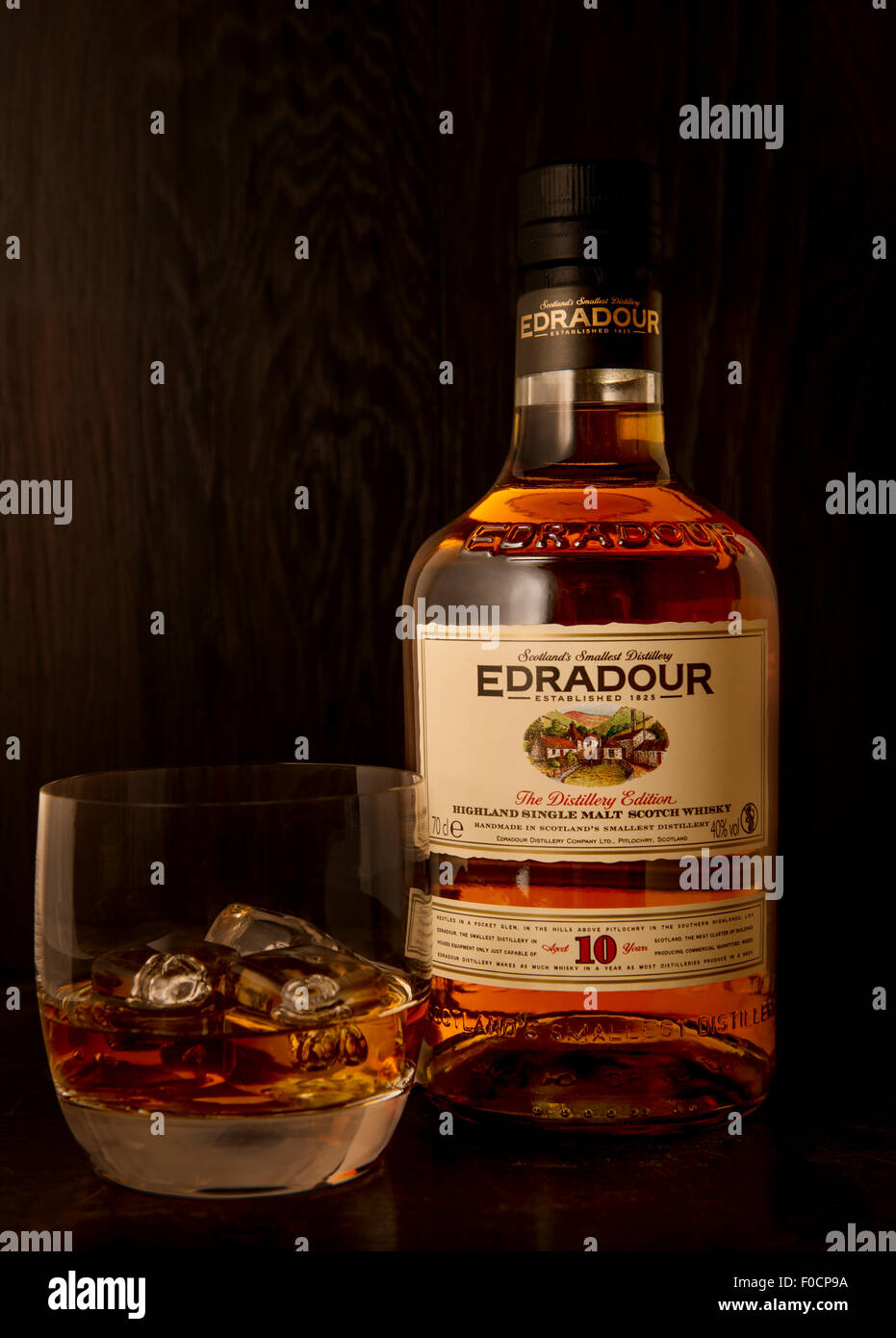Edradour single-Malt Scotch Whisky aus der kleinste Destillerie in Schottland Stockfoto