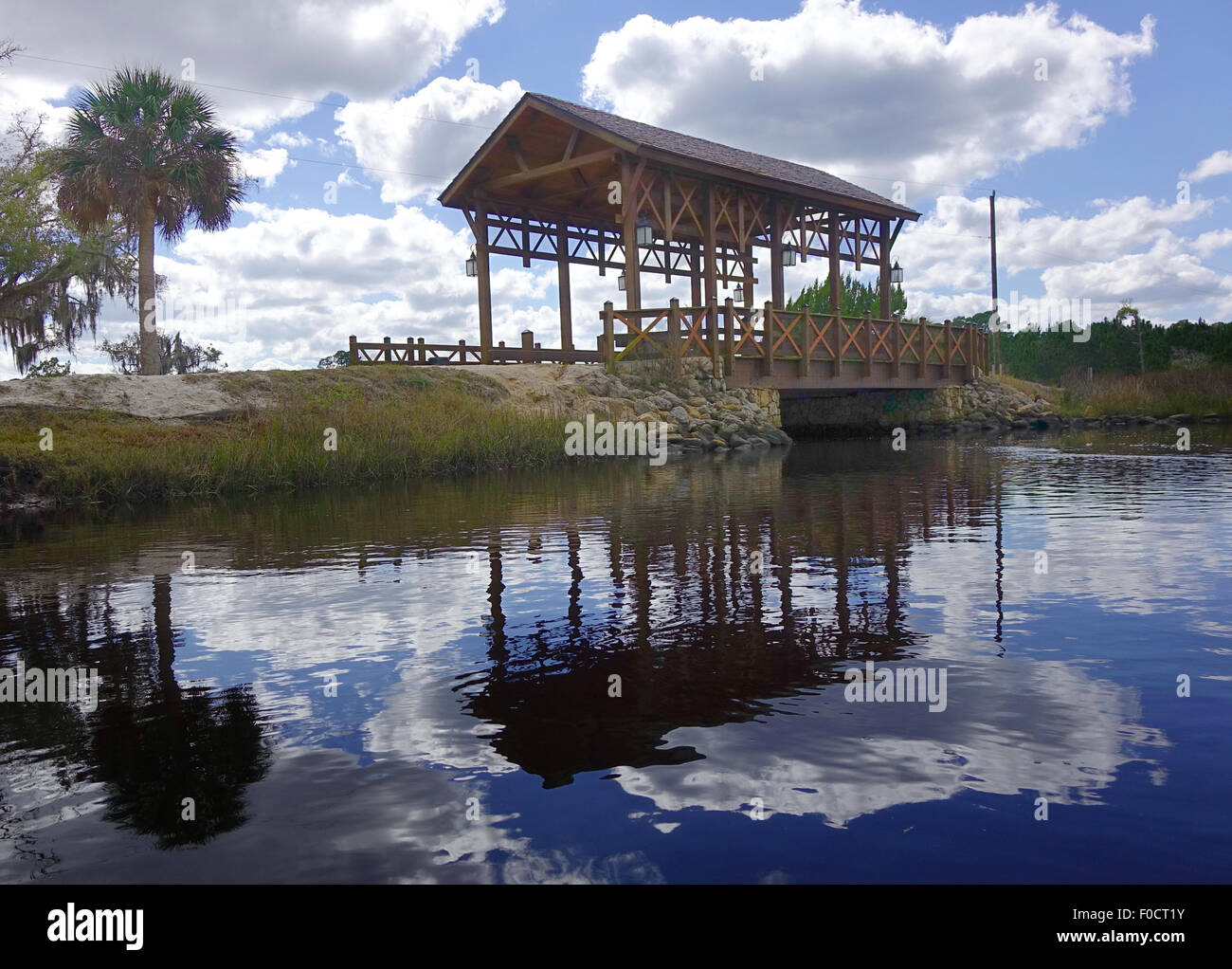 Gedeckte Brücke über Stile Creek, Palm Coast, Flagler County, Florida Stockfoto