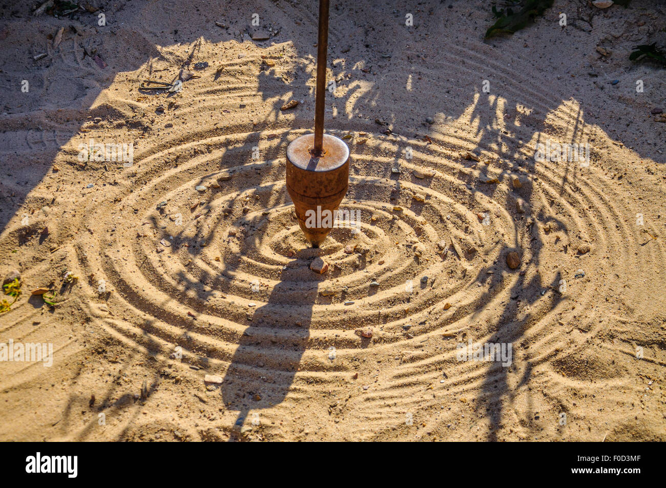 Mathematisches Pendel, die Zeichnung auf dem sand Stockfoto