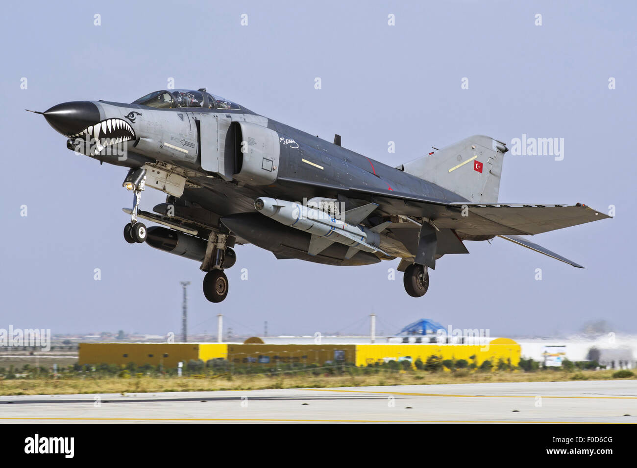 Türkische Luftwaffe F-4E 2020 Terminator landet auf dem Luftwaffenstützpunkt Konya Türkei, während der Übung anatolischer Adler 2014. Stockfoto