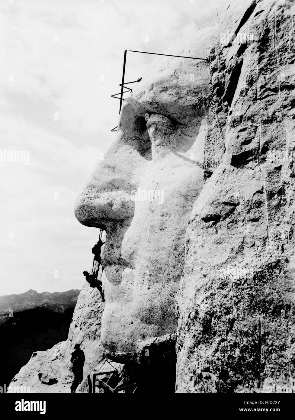 Vintage American History Foto des Baus Washingtons Gesicht am Mount Rushmore, 1932. Stockfoto