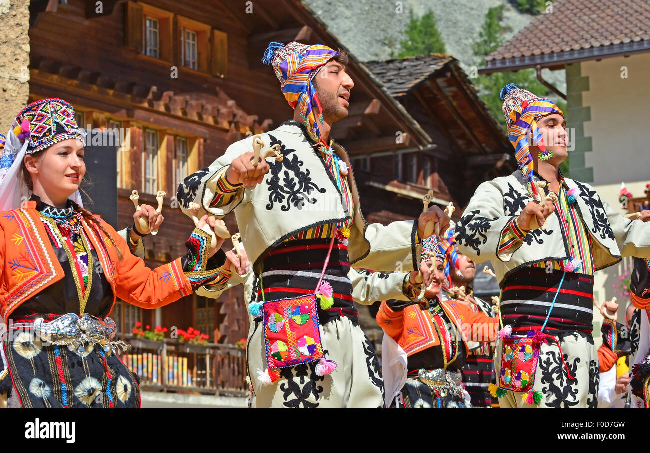 Türkische Tänzer aus Bozdaglar in die CIME Bergkultur Festival Stockfoto