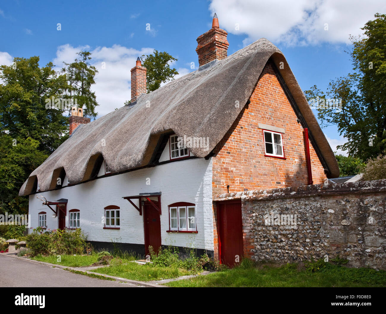 Strohgedeckten Hütten, Wherwell, Hampshire, England Stockfoto