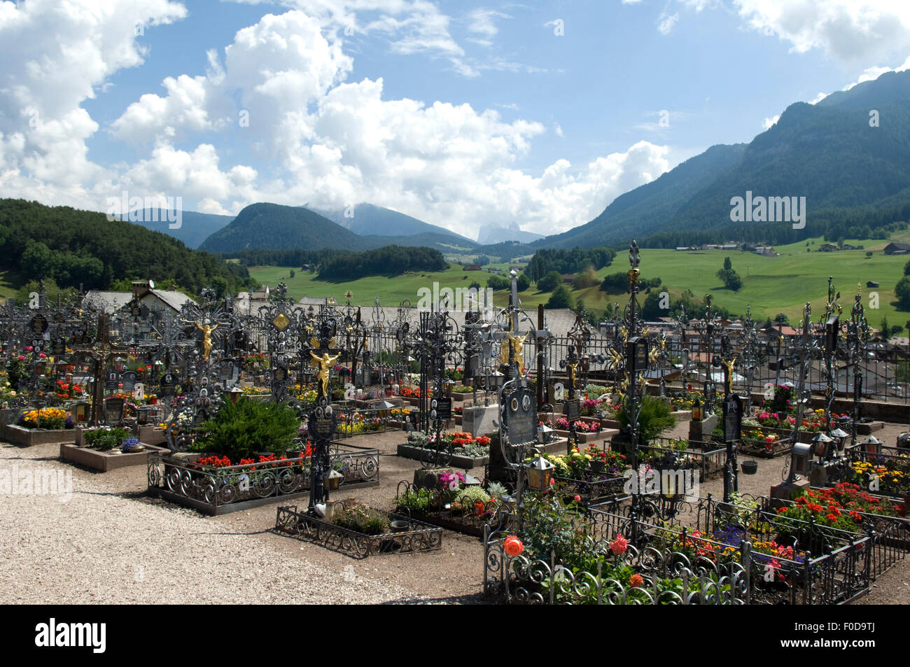 Friedhof, Kastelruth, Grabgestaltung, Dolomiten, Stockfoto