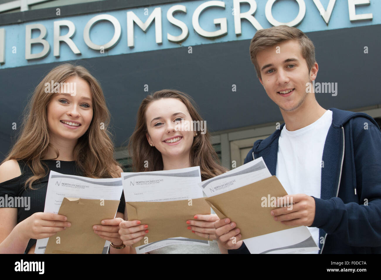 Ein Niveau von britischen Schülern - erhaltenen Ergebnisse dieser Gruppe sind aus Norden Bromsgrove High School, Worcestershire UK Stockfoto