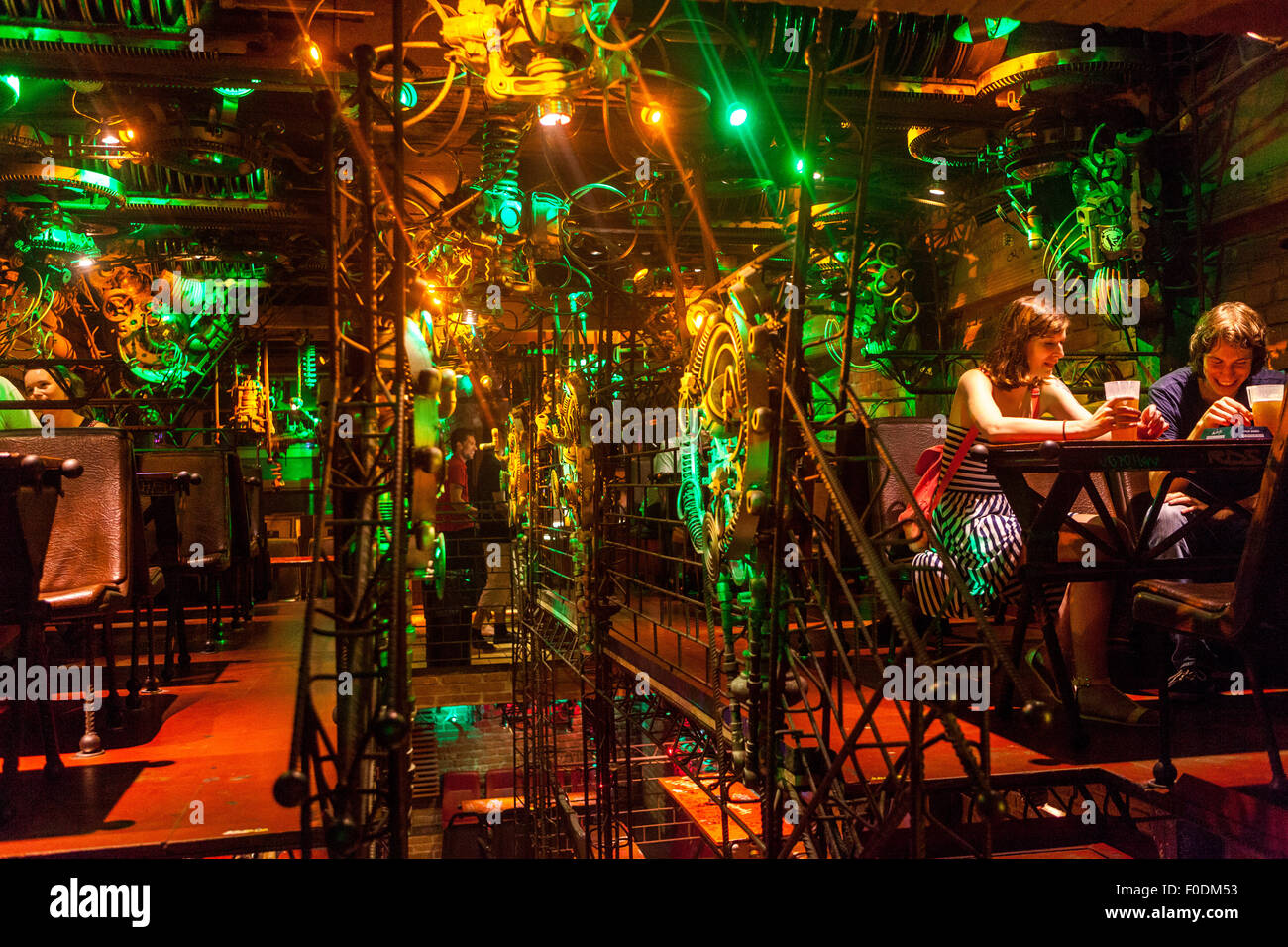 Cross Club Lieblingsmusik club, Nachtleben, Prag Holesovice, Tschechische Republik Stockfoto