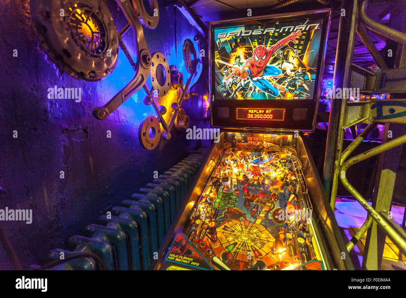 Cross Club, Musik Club, Nachtleben, Prag Holesovice, der Tschechischen Republik, Spiderman Spiel, Stockfoto