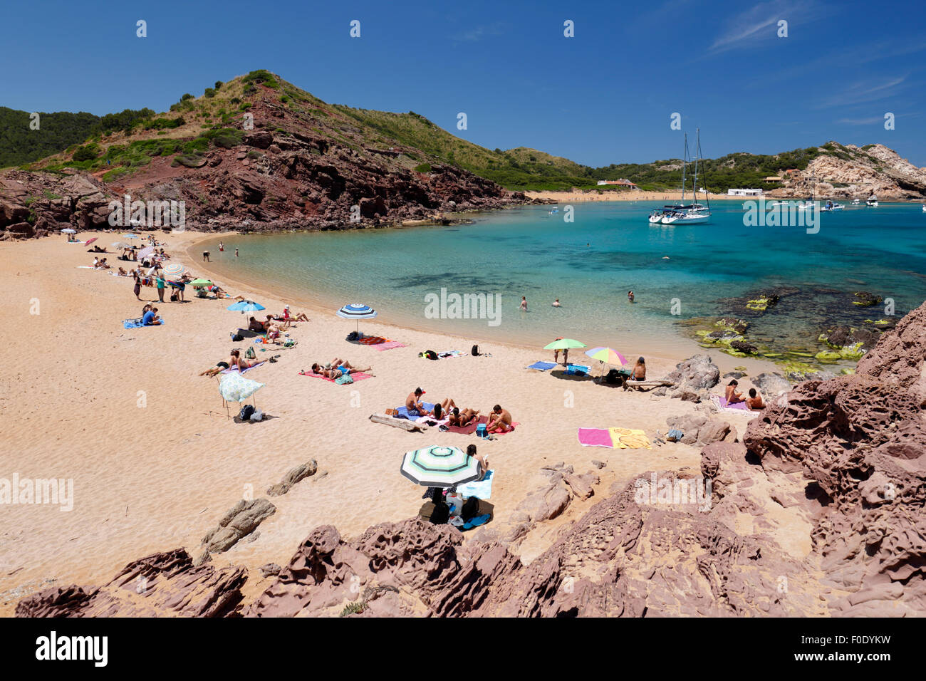 Blick über Cala Pregondo und Cala Pregonda, in der Nähe von Fornells, Nordküste, Menorca, Balearen, Spanien, Europa Stockfoto