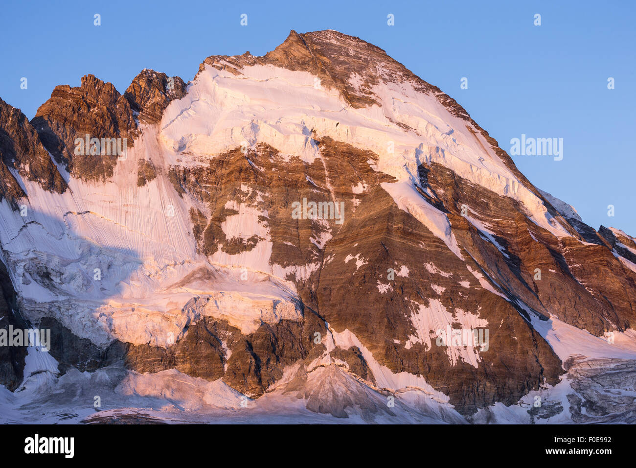 Der Dent d'Hérens-Walliser Alpen.  Schweiz. Stockfoto