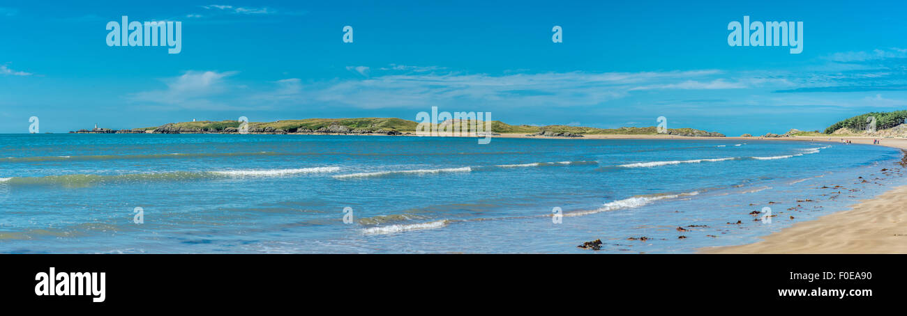 Blick von Llanddwyn Island, Isle of Anglesey, North Wales, UK Newborough auf 7. August 2015 entnommen. Stockfoto