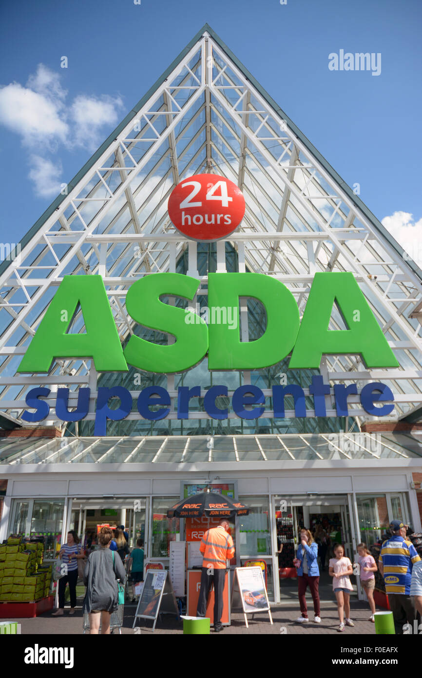 ASDA Supermarkt in Pudsey Bradford Yorkshire Stockfoto