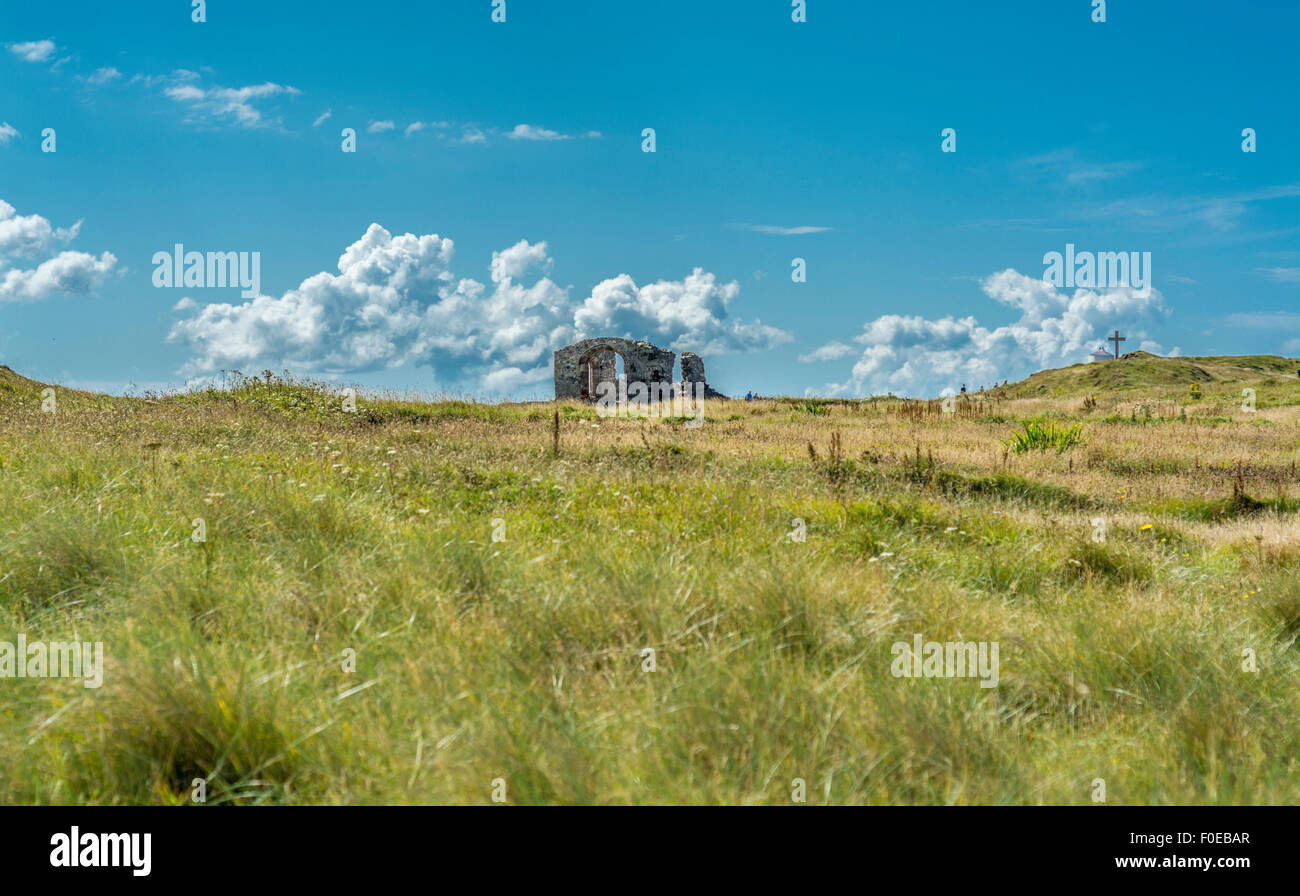 Ansicht von Llanddwyn Island, Isle of Anglesey, North Wales, UK am 7. August 2015. Stockfoto