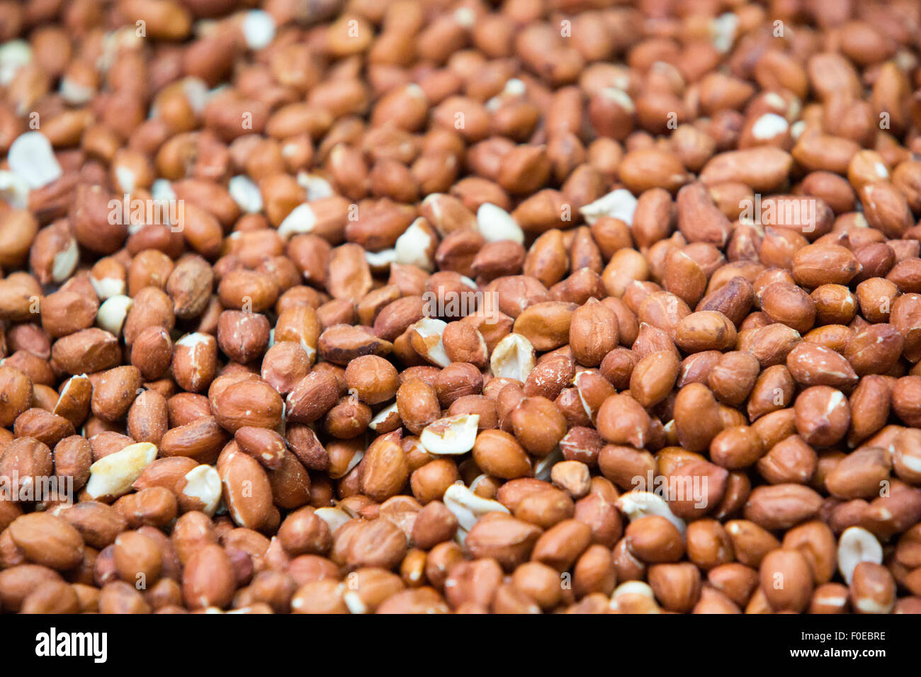 Hintergrund nicht geschälte Nüsse auf dem Lebensmittelmarkt von Merida. Venezuela Stockfoto
