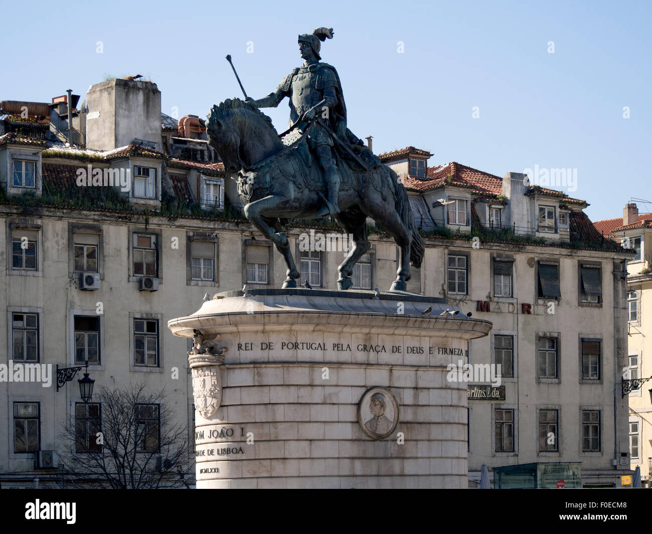 LISSABON, PORTUGAL - 07. MÄRZ 2015: Reiterstatue von Dom Joao I (John I) in Praca da Figueira Stockfoto