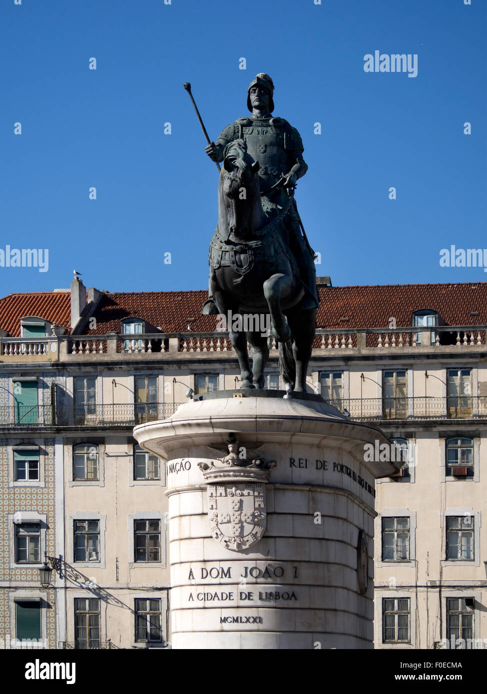 LISSABON, PORTUGAL - 07. MÄRZ 2015: Reiterstatue von Dom Joao I (John I) in Praca da Figueira Stockfoto