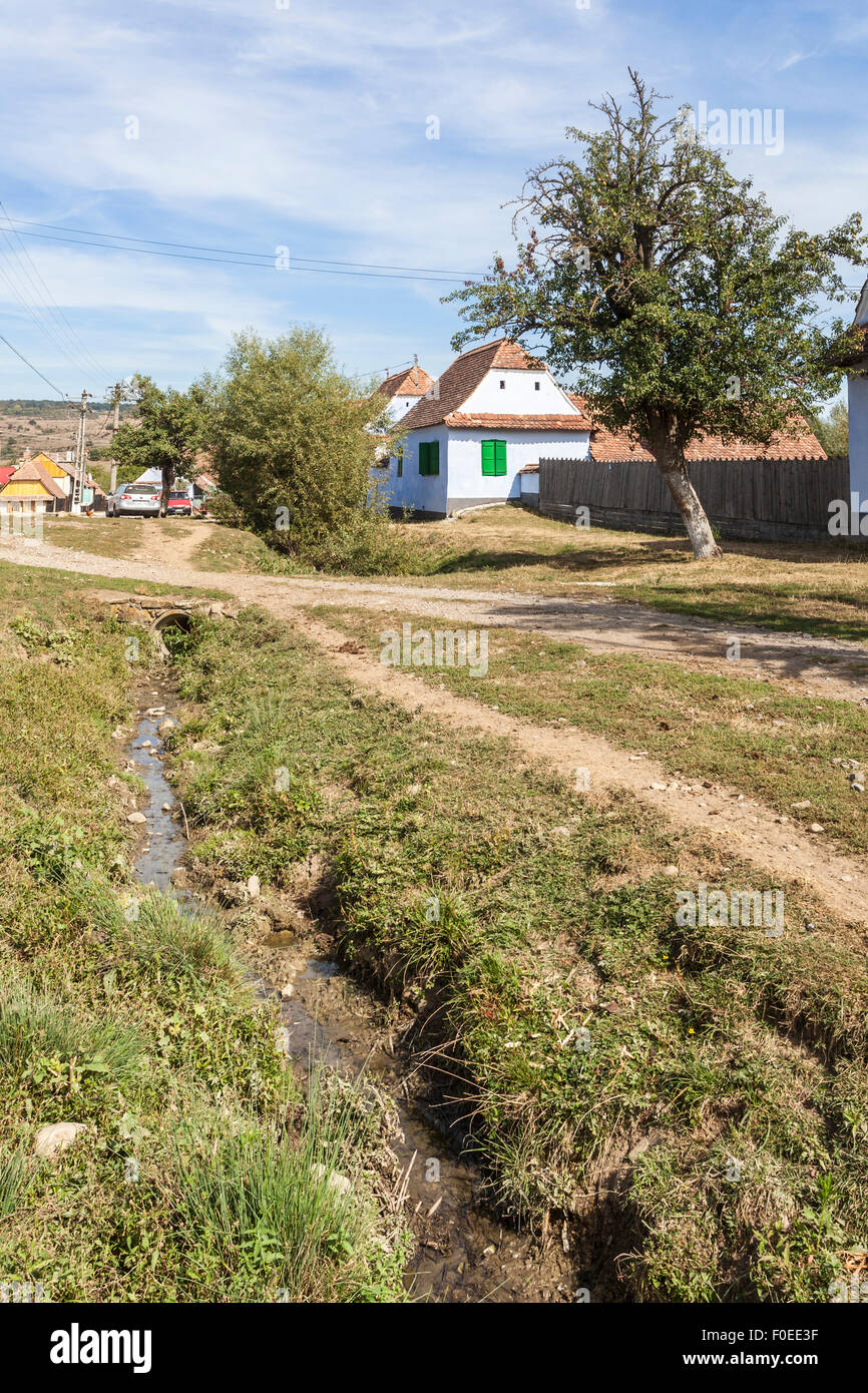 Prinz Charles aus dem 18. Jahrhundert blaue Ferienhaus in der sächsischen Dorf VIscri in Brasov Bezirk, Siebenbürgen, Rumänien Stockfoto