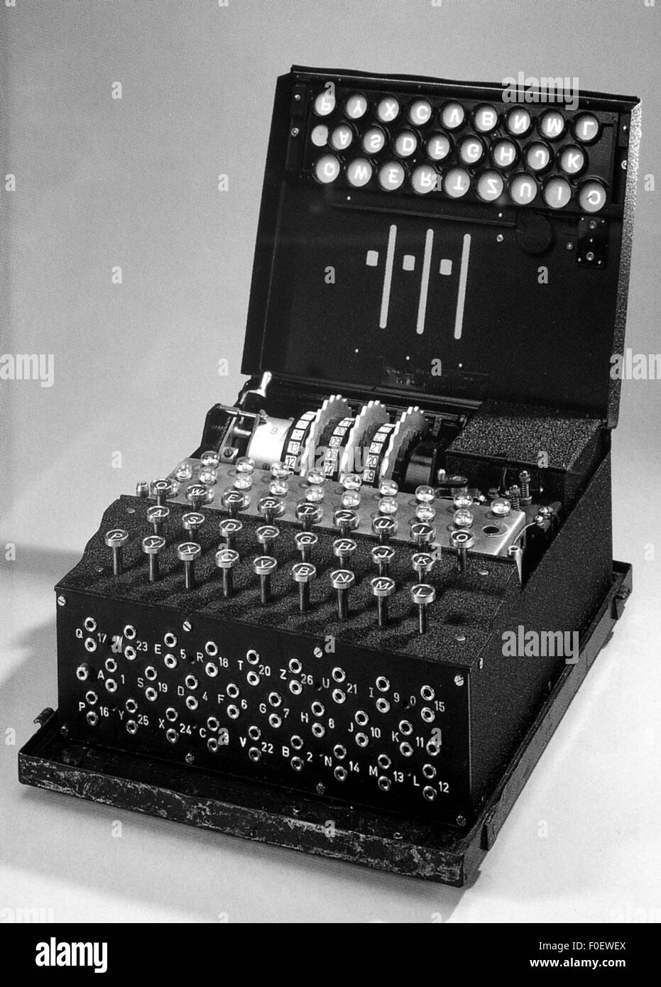 Spionage, deutsche 'Enigma'-Maschine, zur Ver- und Entschlüsselung von Geheimnachrichten, in Dienst 1923-1945, Additional-Rights-Clearences-nicht verfügbar Stockfoto