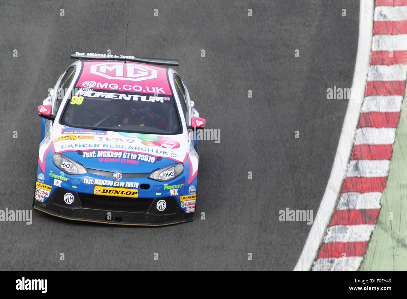 Jason Plato BTCC Brands Hatch Racing Circuit fährt seine Momentum MG 6 Nummer 99 Stockfoto