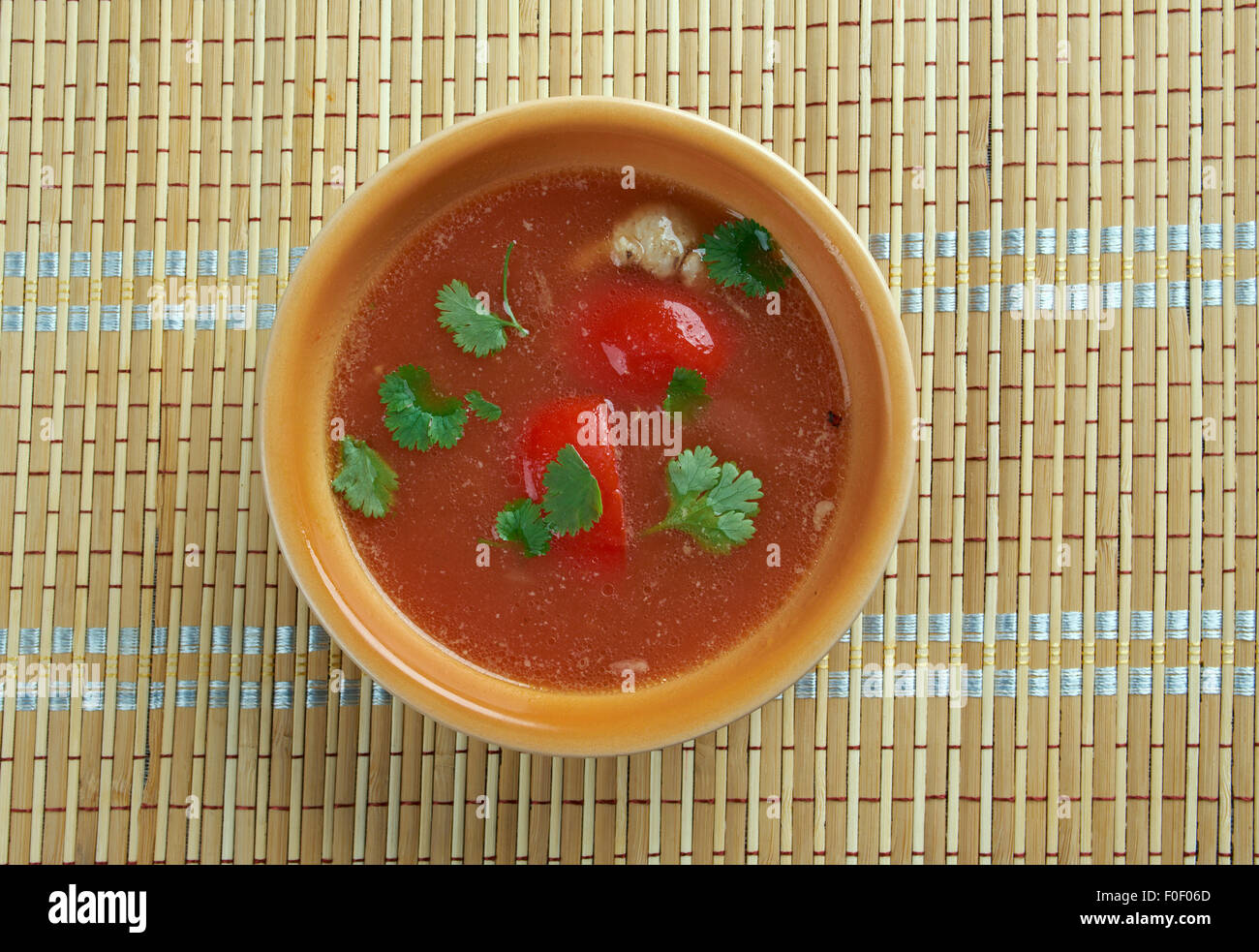 Rasam Soup - Süd indische soup.prepared mit Tamarindensaft als Basis, mit der Zugabe von Tomaten, Paprika, Pfeffer, Kümmel Stockfoto