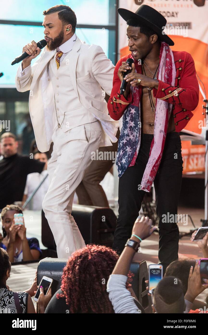 Jidenna, Roman GianArthur für NBC heute zeigen Konzert mit JANELLE MONAE, Rockefeller Plaza, New York, NY 14. August 2015 auf der Bühne. Foto von: Steven Ferdman/Everett Collection Stockfoto