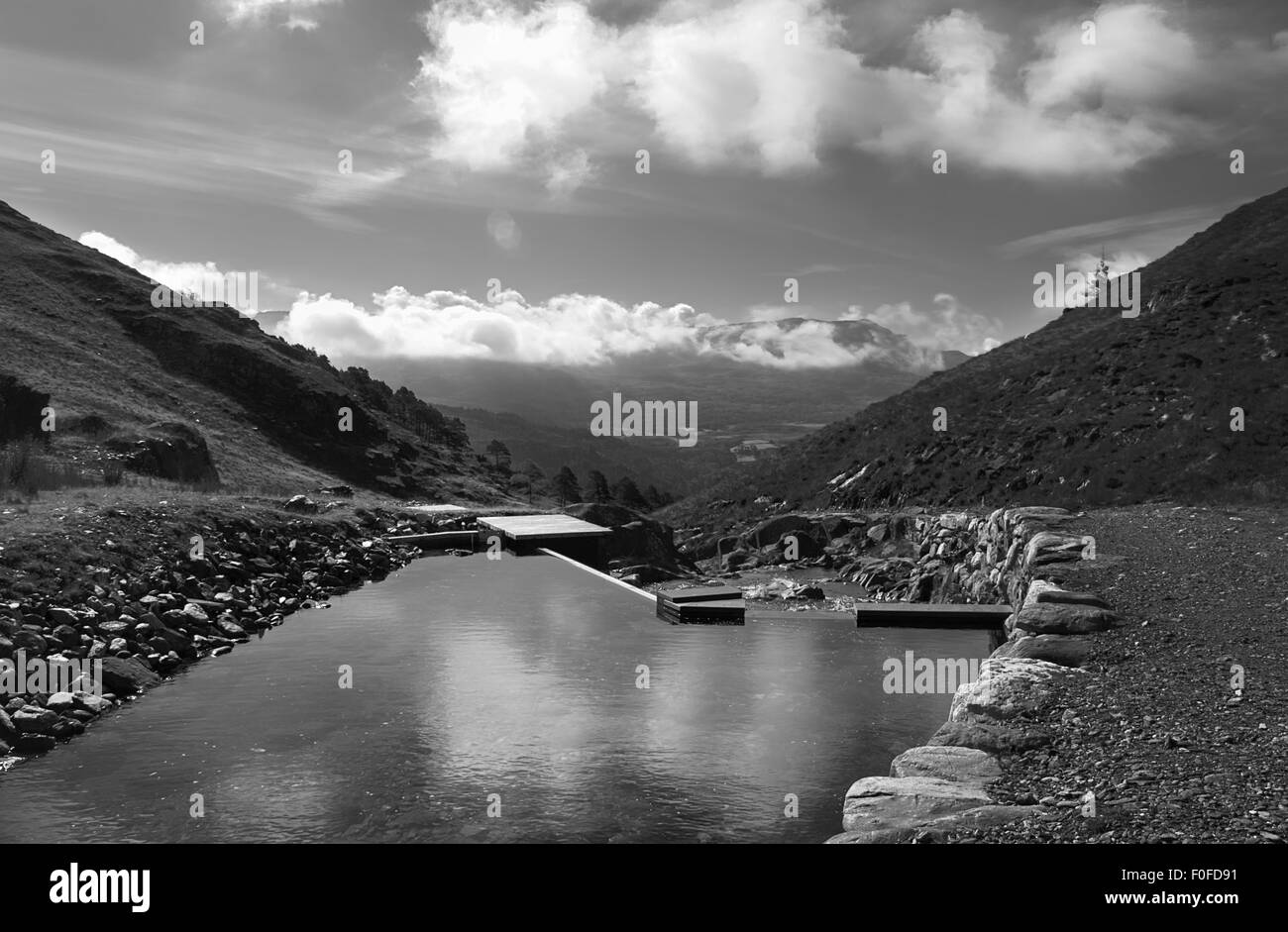 Atemberaubende schwarze und weiße Landschaften des Mount Snowden und Snowdonia Umgebung. Stockfoto