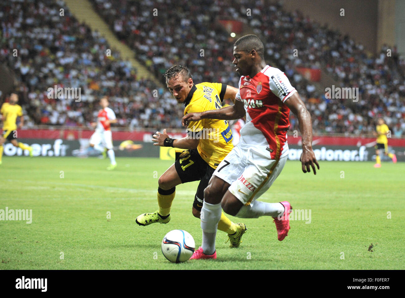 Monaco, Frankreich. 14. August 2015. Französischen Liga 1 Fußball. AS Monaco im Vergleich zu Lille. ERIC BAUTHEAC (Losc) und Ivan CAVALEIRO (Asm) © Action Plus Sport/Alamy Live News Stockfoto