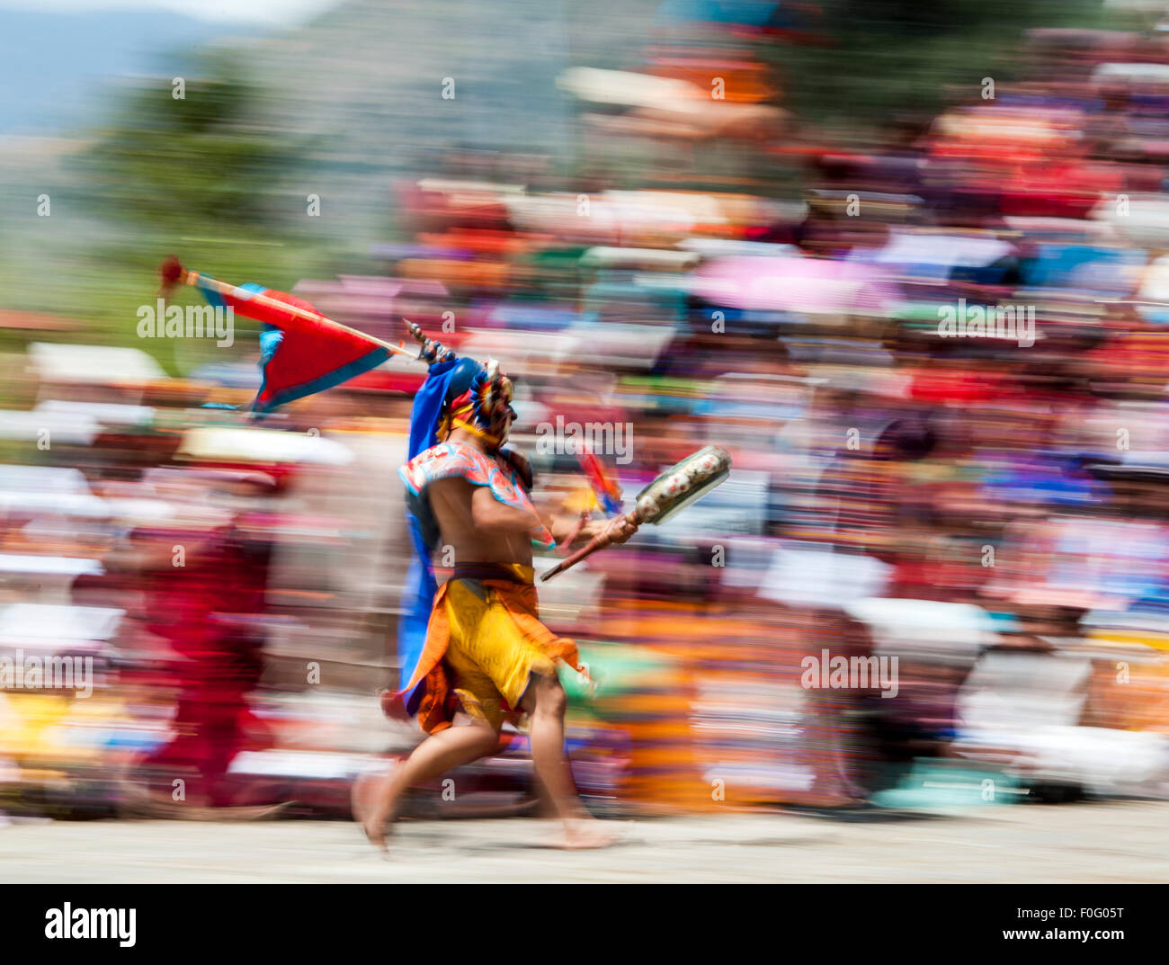 Tänzerin, die Durchführung von Paro religiösen fest Bhutan Stockfoto