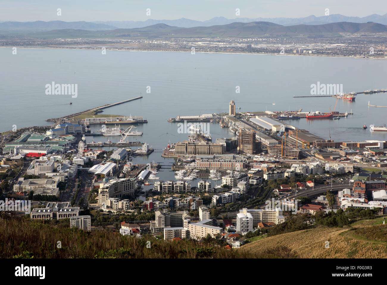 Waterfront von Kapstadt und die Tafelbucht Stockfoto