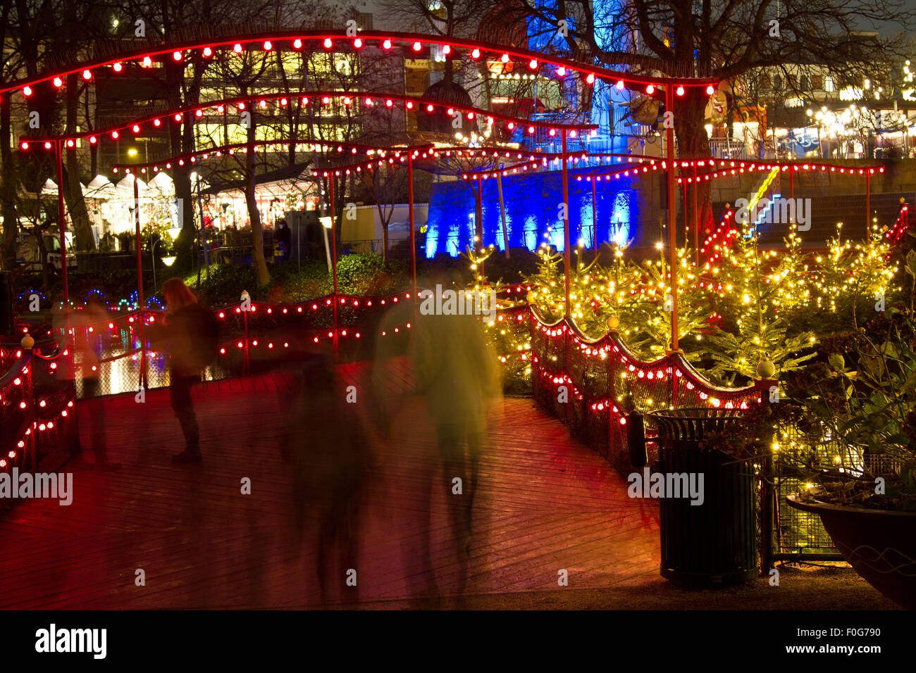 Weihnachten im Tivoli in Kopenhagen in der Nacht Stockfoto