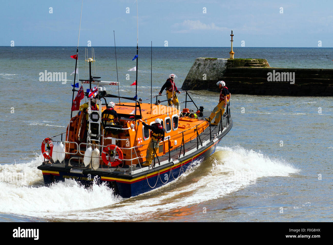 Arbroath, Angus, Schottland, 15. August 2015. Shannon-Klasse Boot an Arbroath Meer Fest., ein jährliches Festival des Meeres statt entlang der Arbroath Strandpromenade und Zentrierung Um charmante Hafen der Stadt und der neuen Marina. 1997 gegründet, Meer Fest ist eine beliebte Feier der wunderbaren maritime der Arbroath Erbe, zieht über 30.000 Besucher über die zwei Tage im August jeden Jahres. Stockfoto