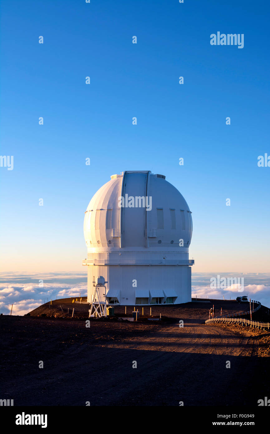 Mauna-Kea-Observatorium auf der big Island von Hawaii bei Sonnenuntergang. Stockfoto