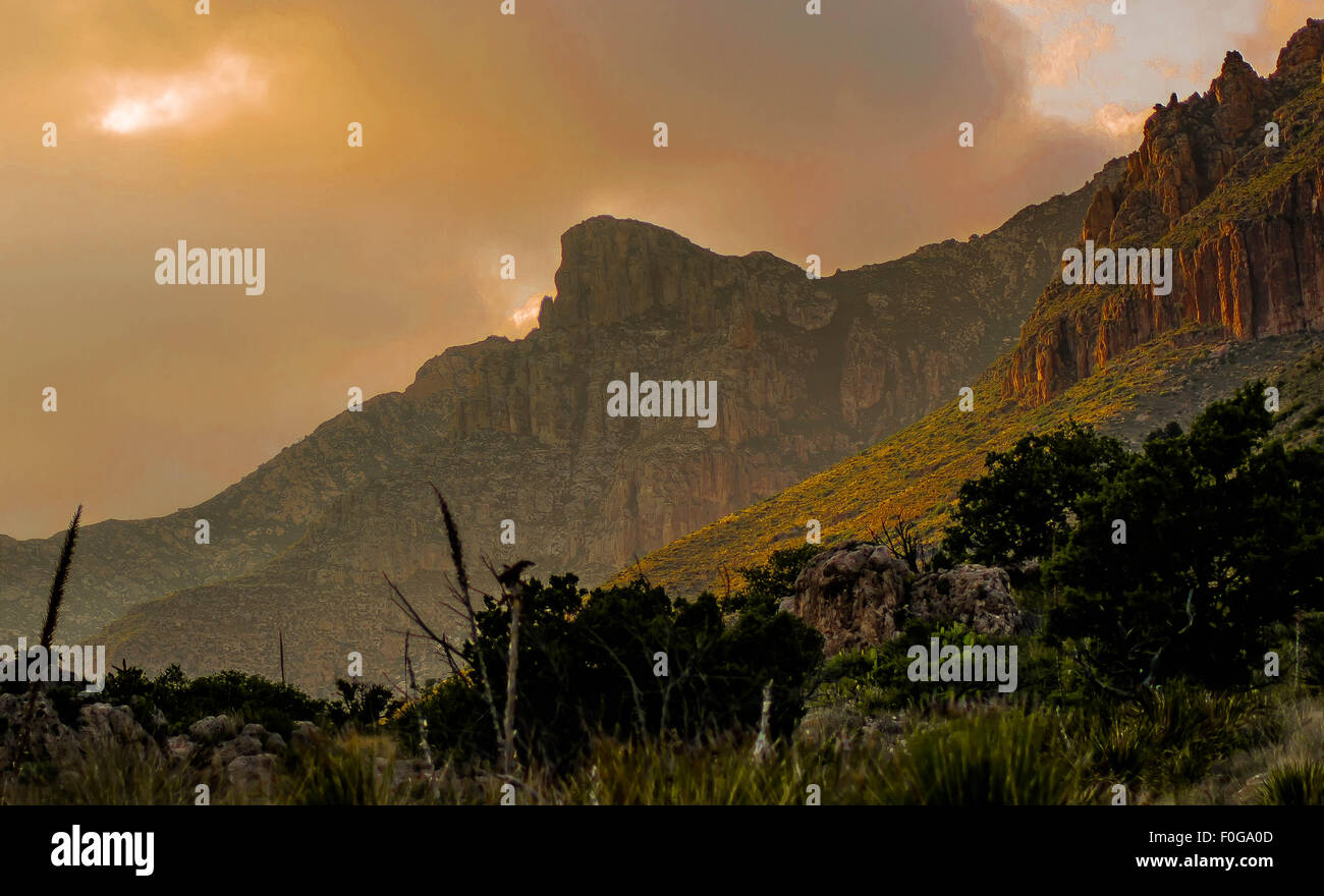 Ein Blick auf den Sonnenuntergang des El Capitan in Guadalupe Mountains Nationalpark, TX Stockfoto