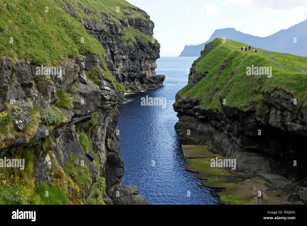 Kleinen Hafen in der Schlucht bei Gjogv, Eysturoy, Färöer Inseln Stockfoto