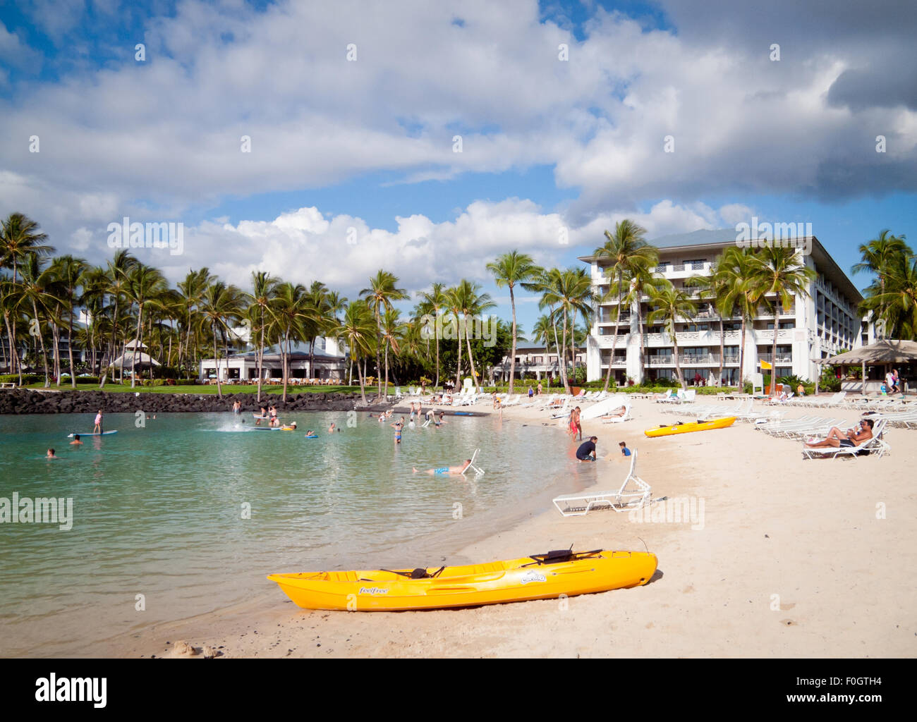 Ein Blick auf den Strand und das Eigentum an dem Fairmont Orchid, ein Hotel und Resort an der Kohala Coast, Hawai ' i (Hawaii). Stockfoto