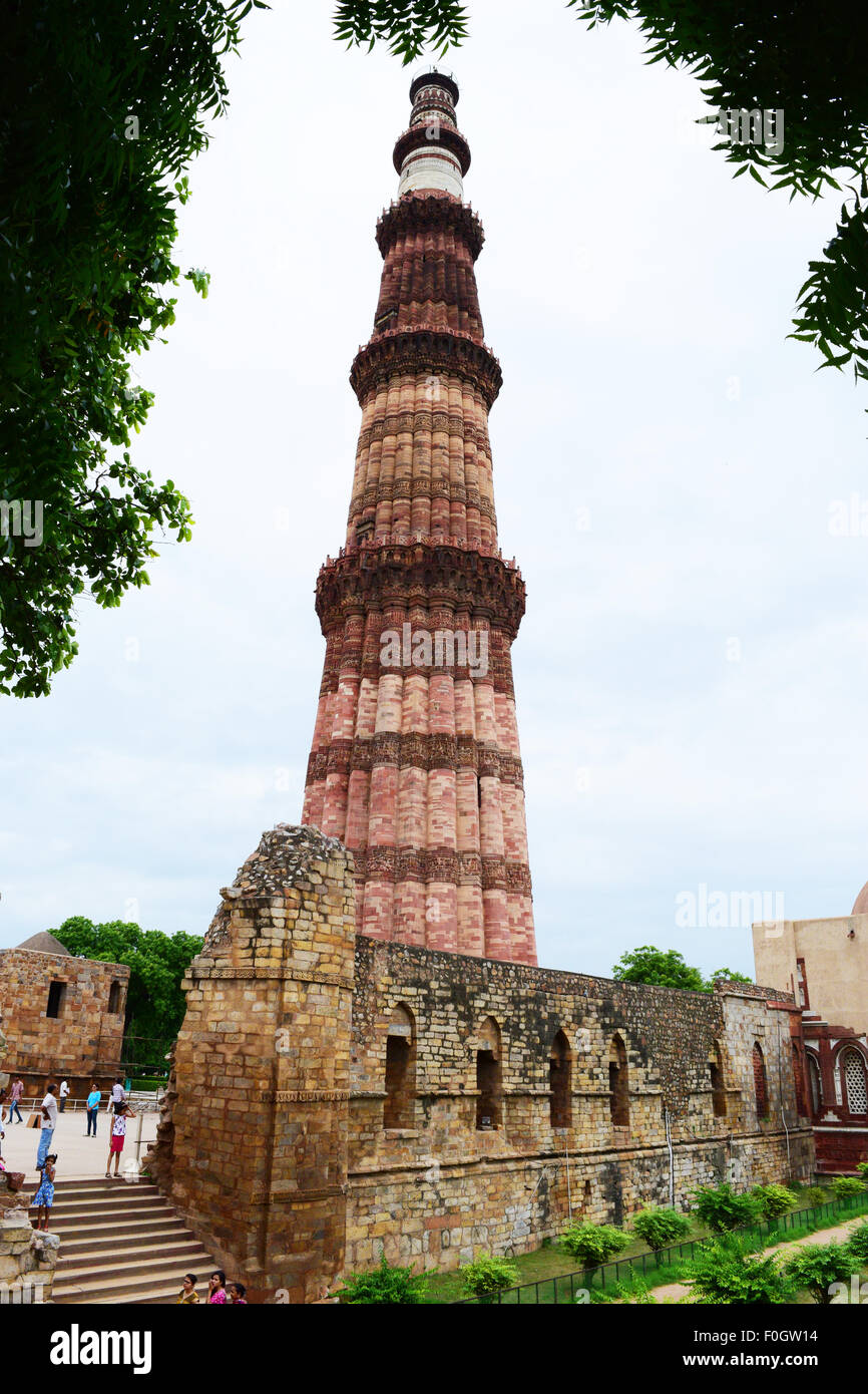 Qutab Minar zum UNESCO-Weltkulturerbe Qutb minar Delhi Indien Stockfoto